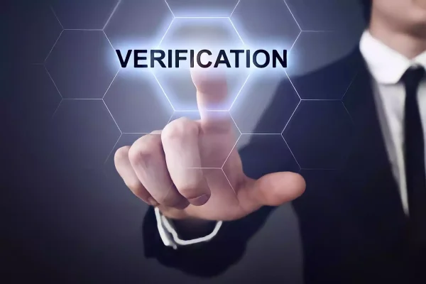 ارائه-مدارک-کیفی-پیشگامان-تجهیز-آکو